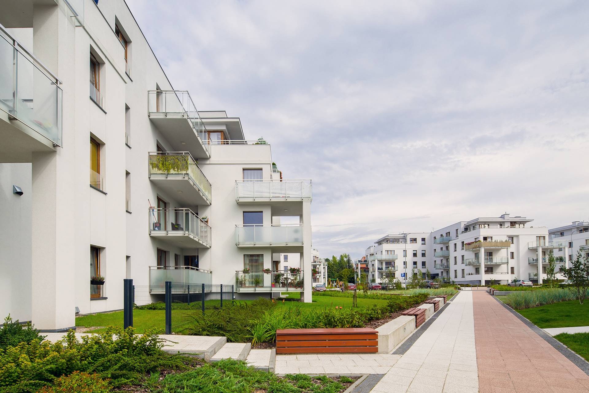 Zespół budynków wielorodzinnych z lokalami usługowymi