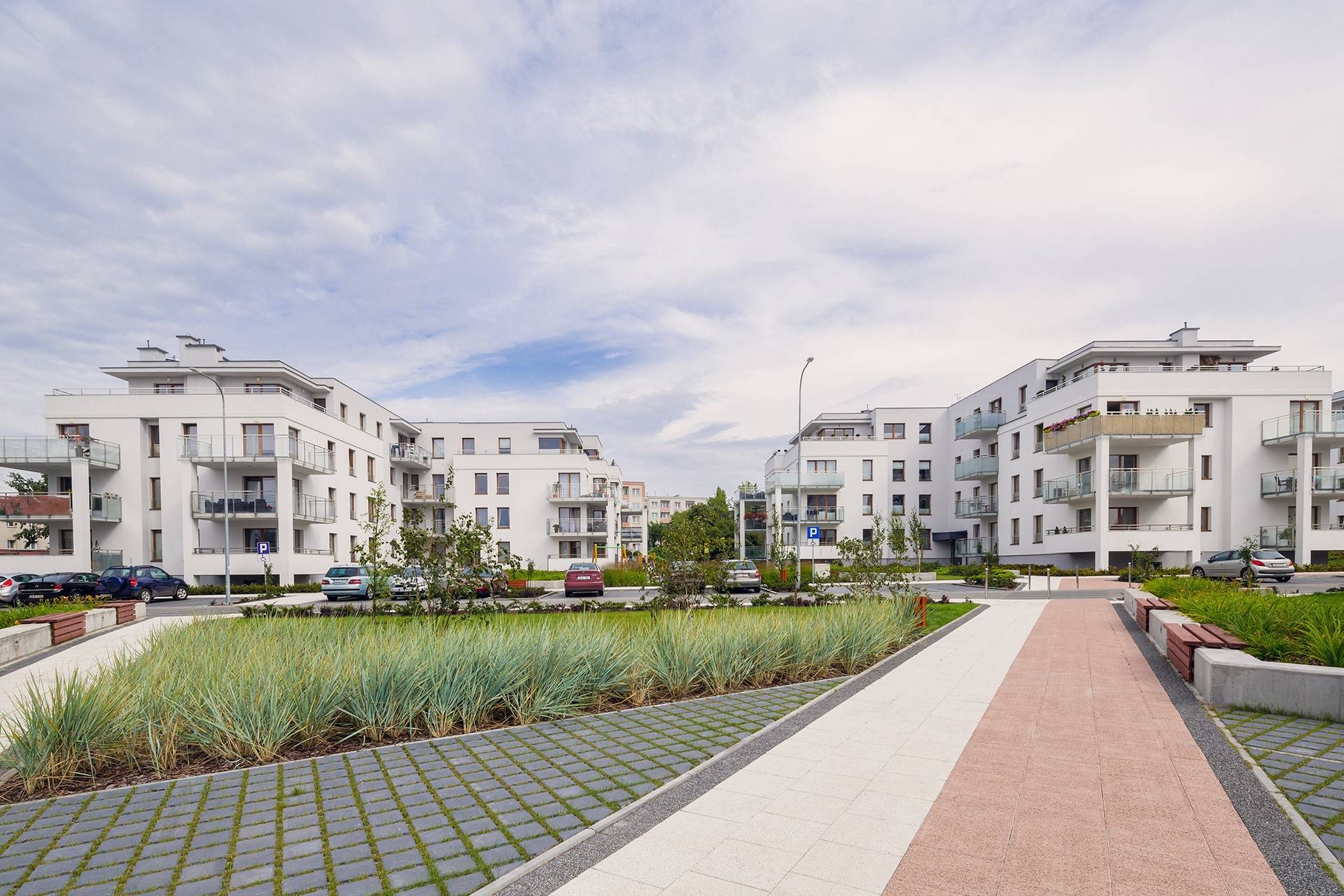 Zespół budynków wielorodzinnych z lokalami usługowymi